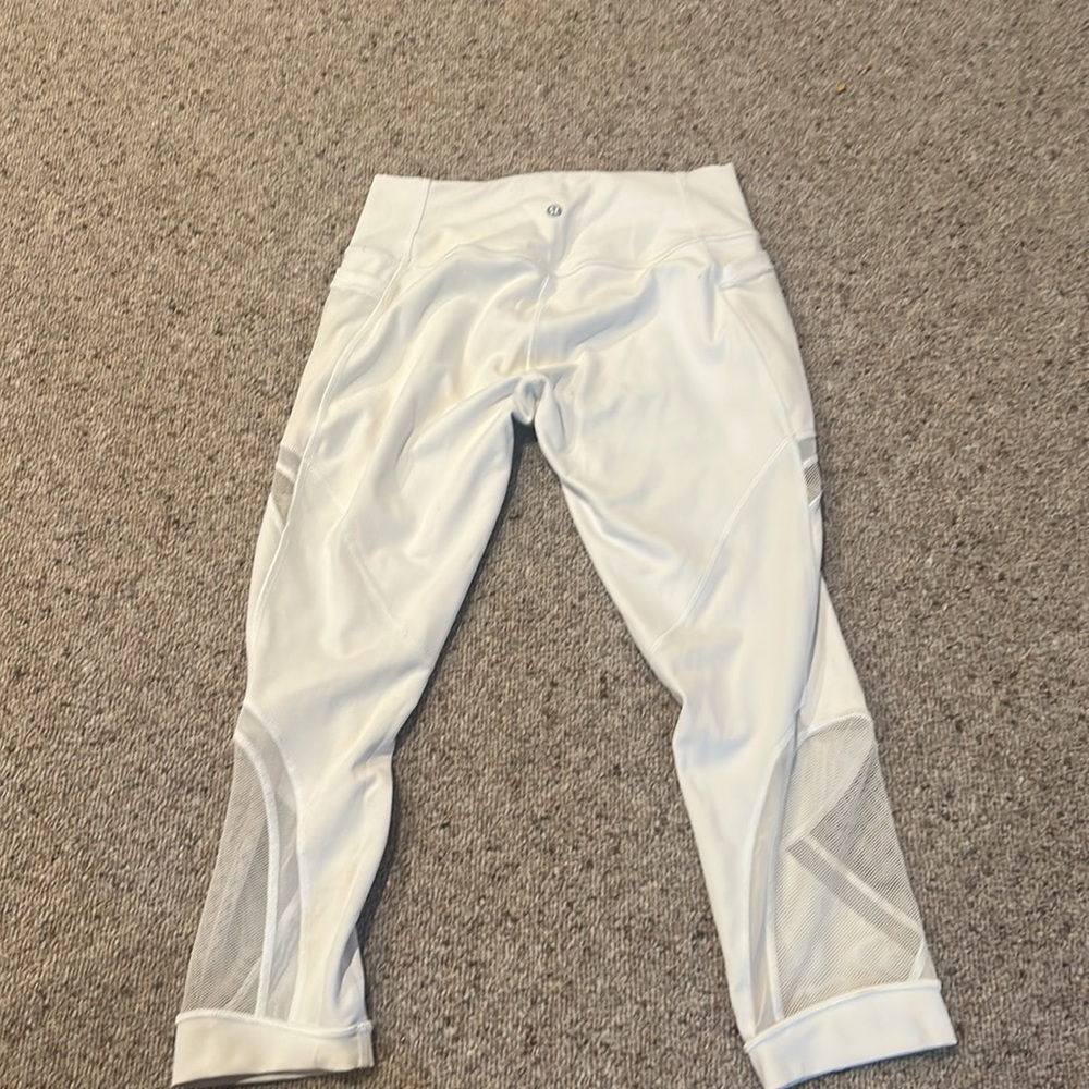 LULULEMON WHITE MESH LEGGINGS WITH POCKETS - Picture 2 of 3